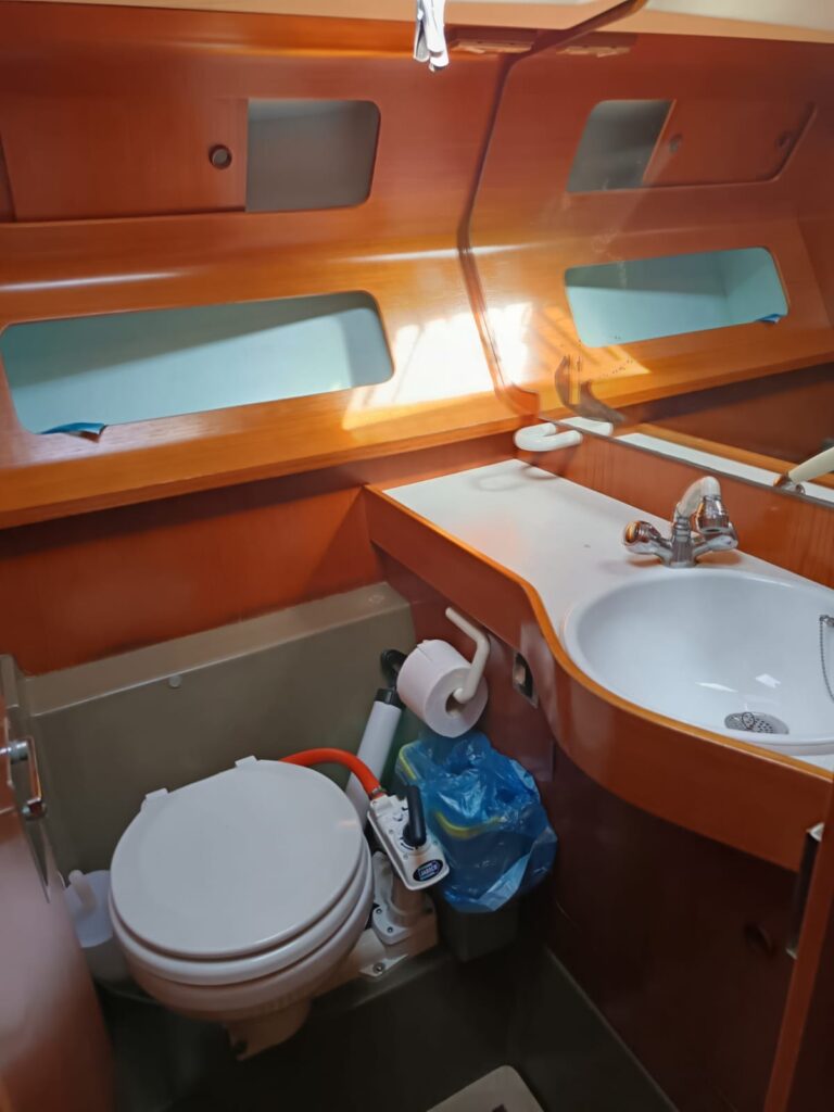 foreship bathroom Bbd