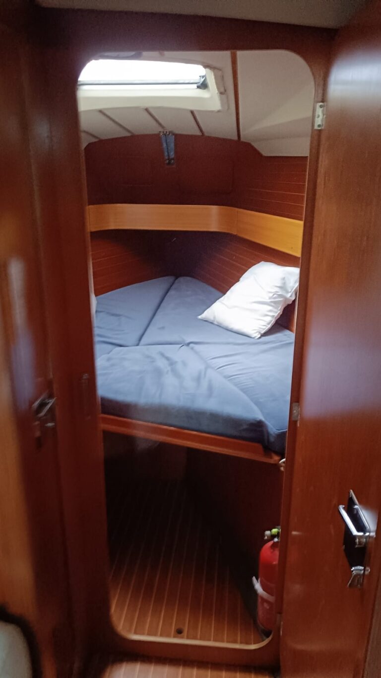 foreship-cabin1